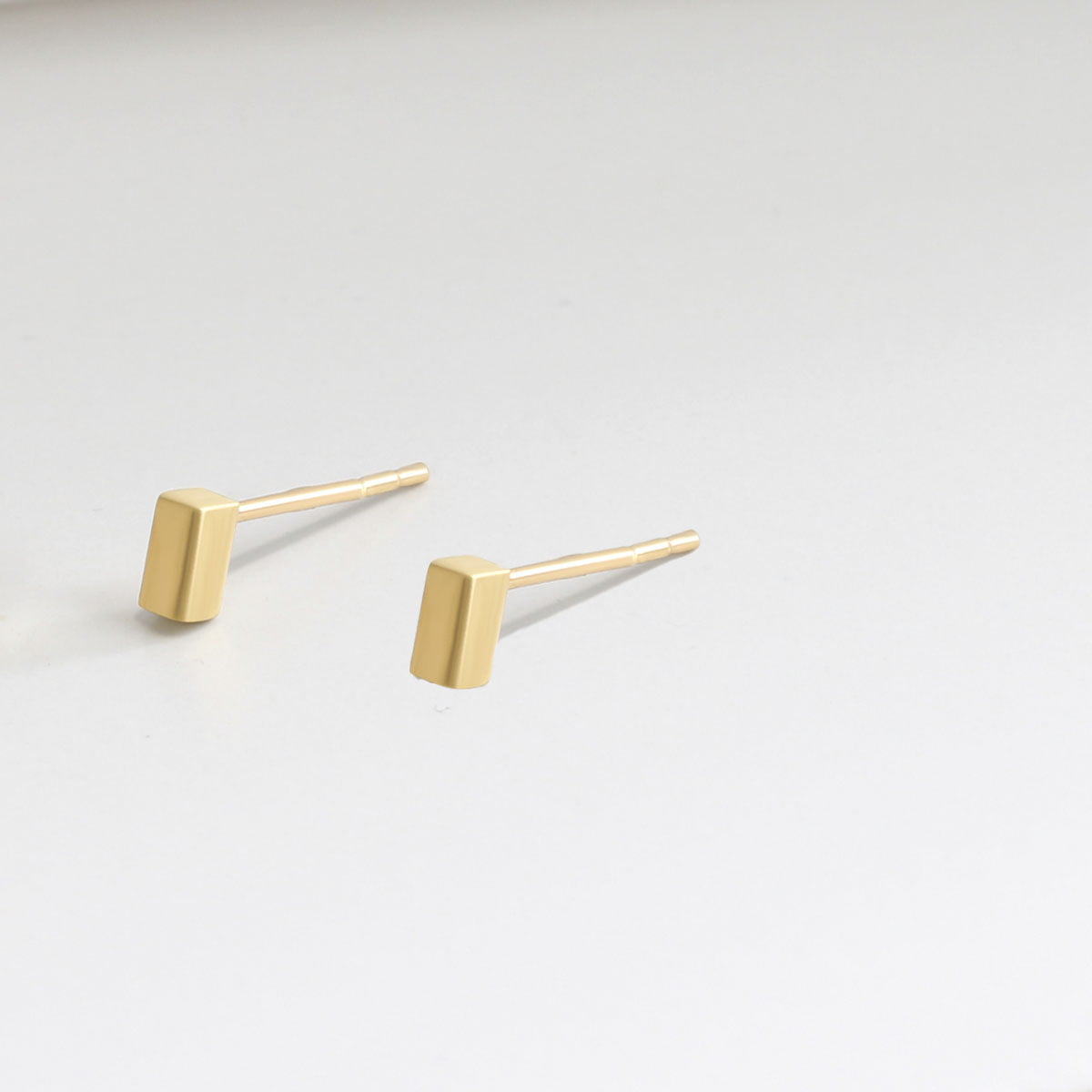 Solid gold sale bar stud earrings