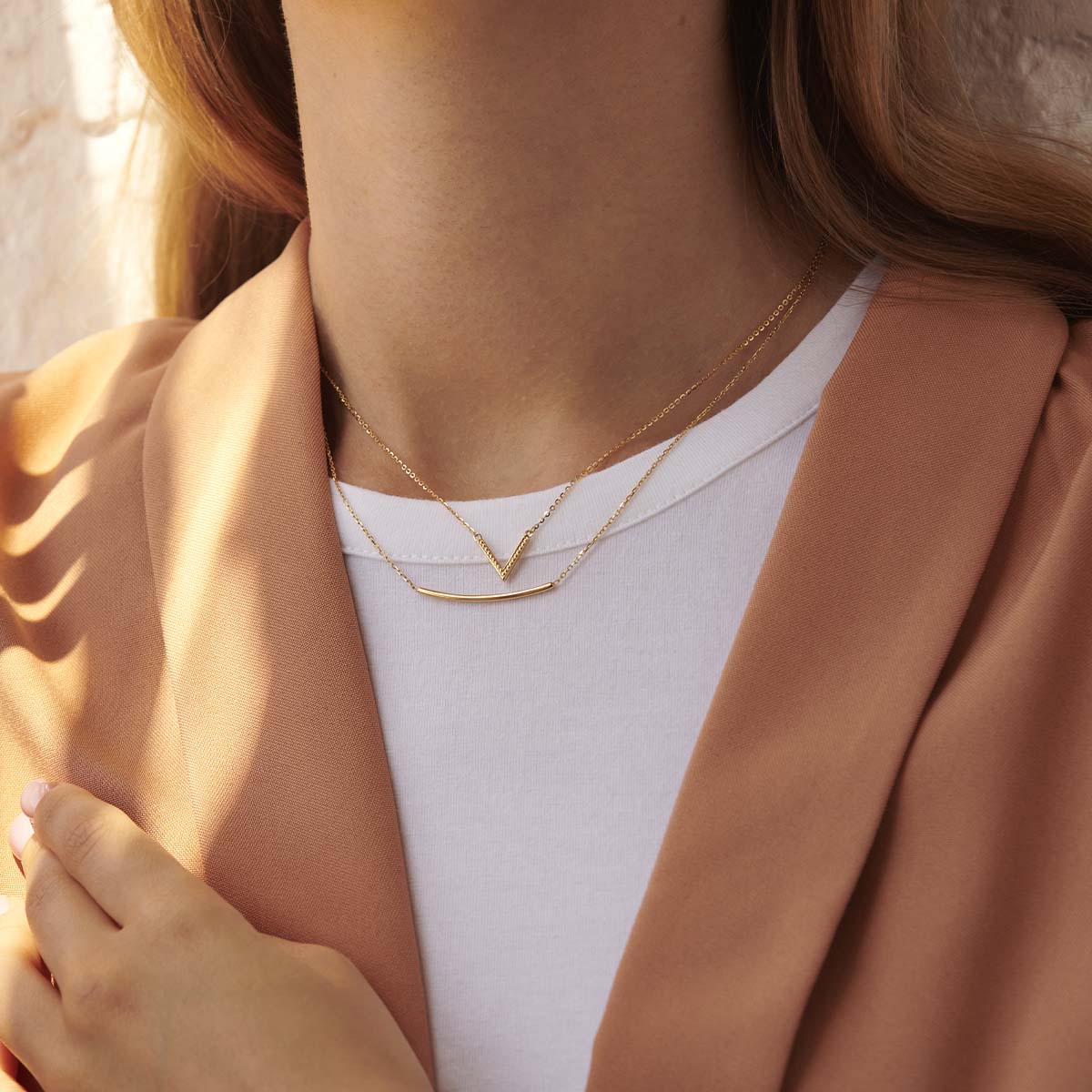 Gold v outlet necklace